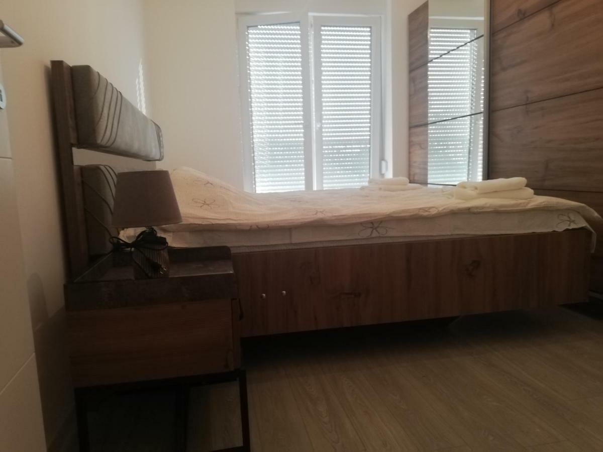 Apartment 3 Приштина Екстер'єр фото